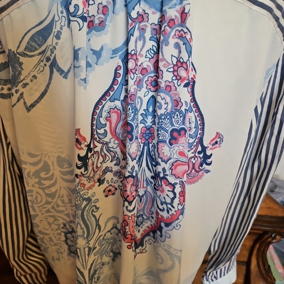 CHICO'S Size 3 (16/18) Blue & White Stripped Long Sleeve Button Down - Picture 5 of 6